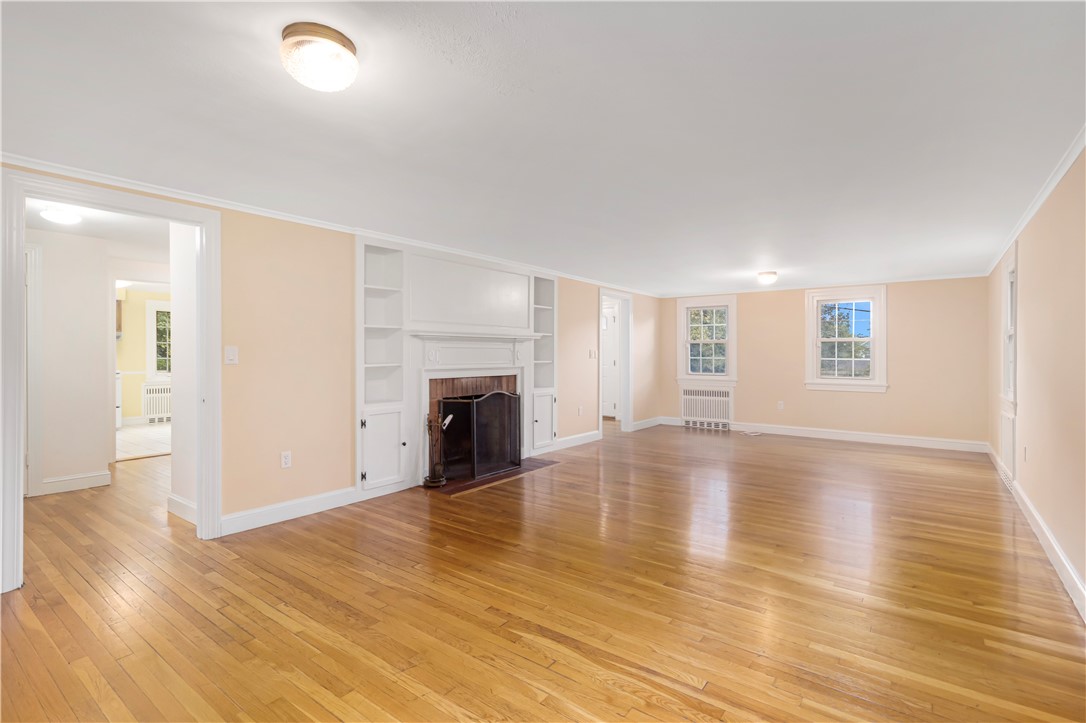 10 Oak Hill Pawtucket, RI 02860 - Photo 9 of 46