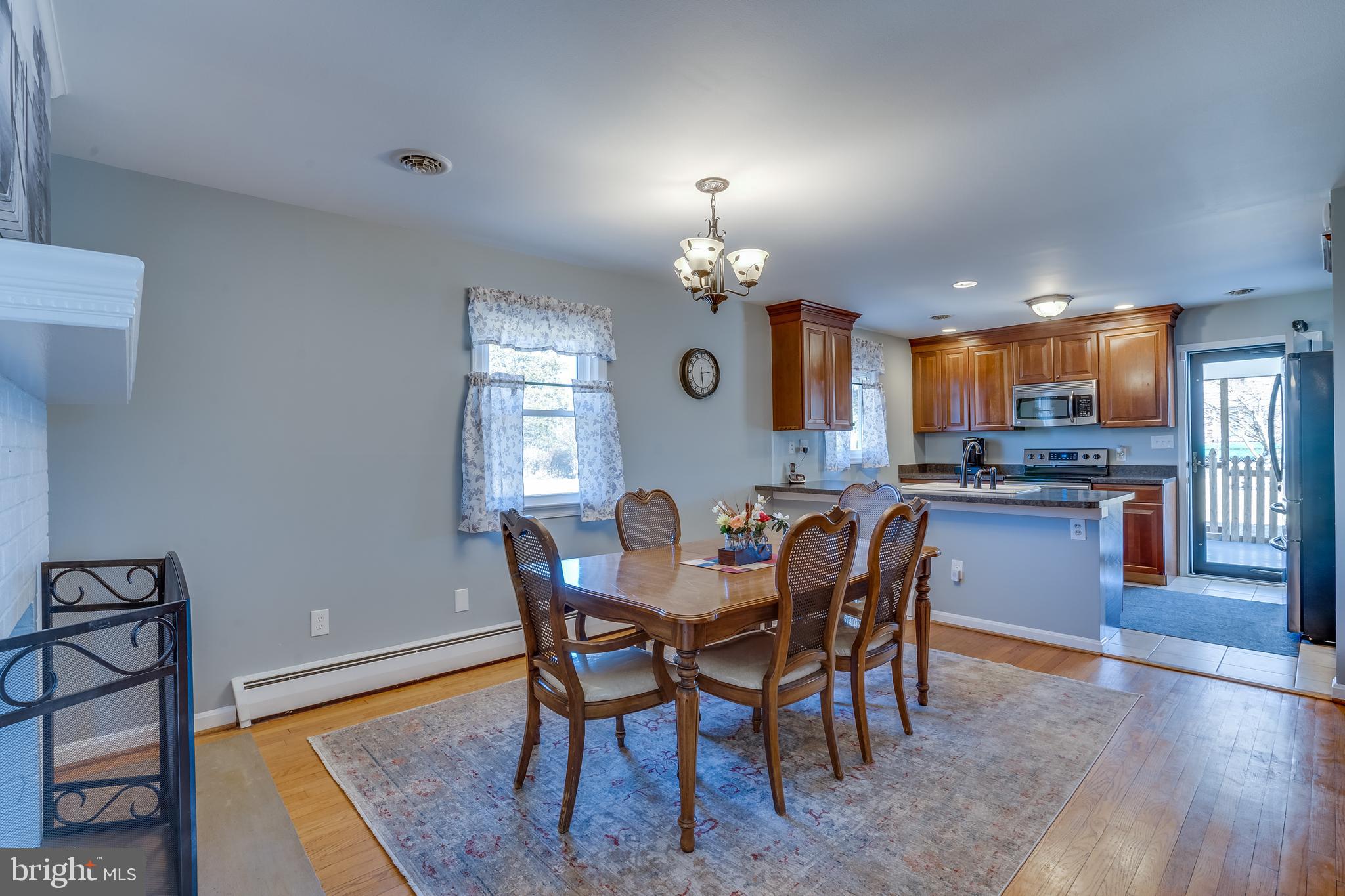 4720 Dumfries Road Catlett, VA 20119 - Photo 11 of 51 Interior - Dining Room - Kitchen View