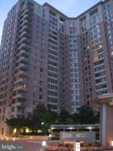 851 North Glebe Road, Unit 1013 Arlington, VA 22203 - Photo 1 of 6 a view of a building