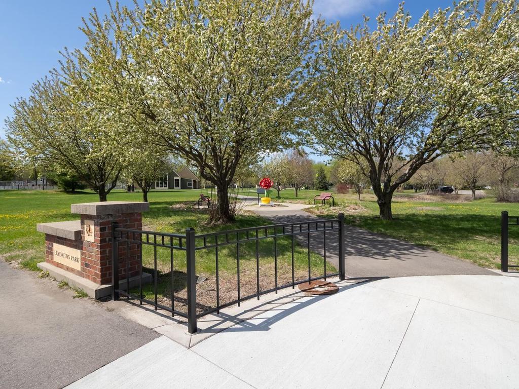 1052 County B Road West Roseville, MN 55113 - Photo 23 of 33