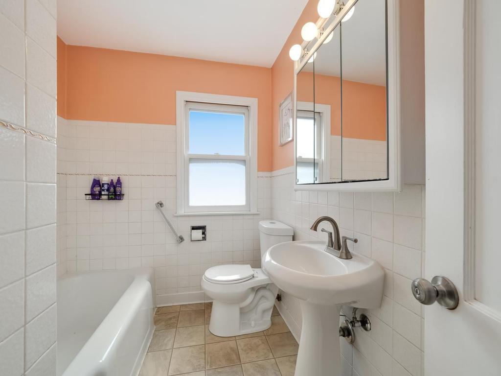 1052 County B Road West Roseville, MN 55113 - Photo 9 of 33