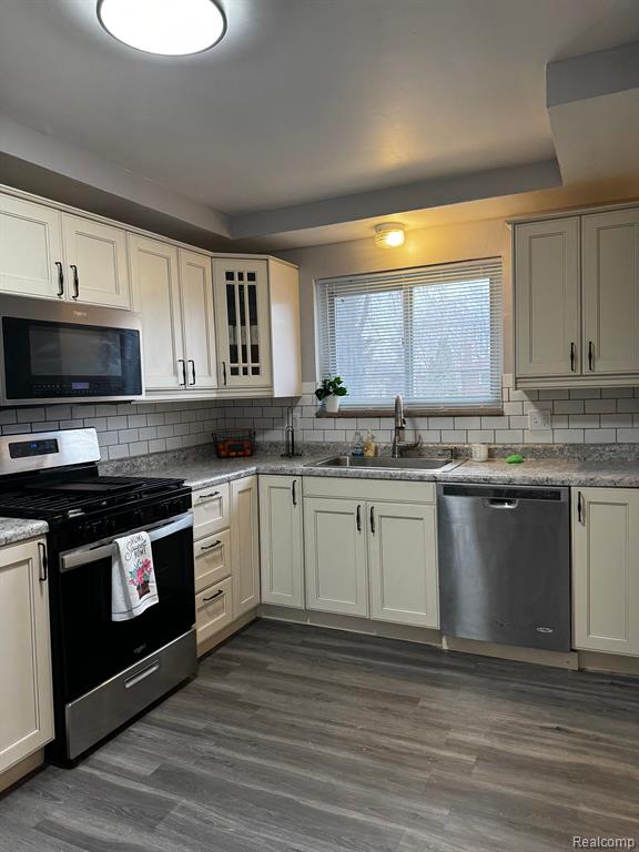 8948 Merriman Road Livonia, MI 48150 - Photo 14 of 31