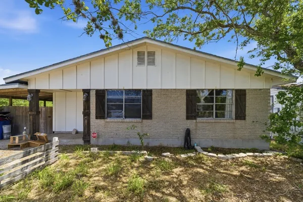 $180,000 | 1101 Laredo Street, Sinton, TX 78387