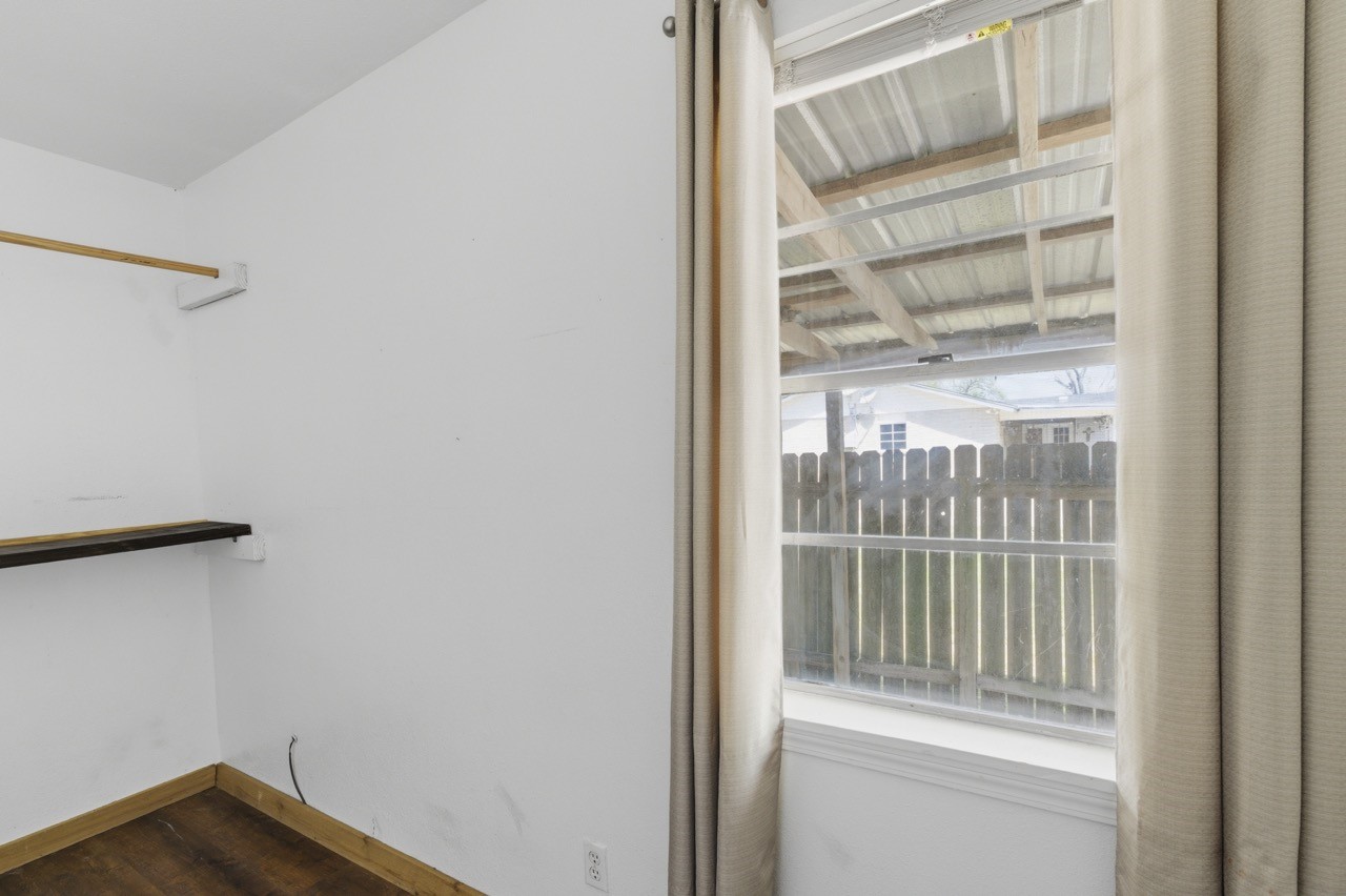 1101 Laredo Street Sinton, TX 78387 - Photo 18 of 26