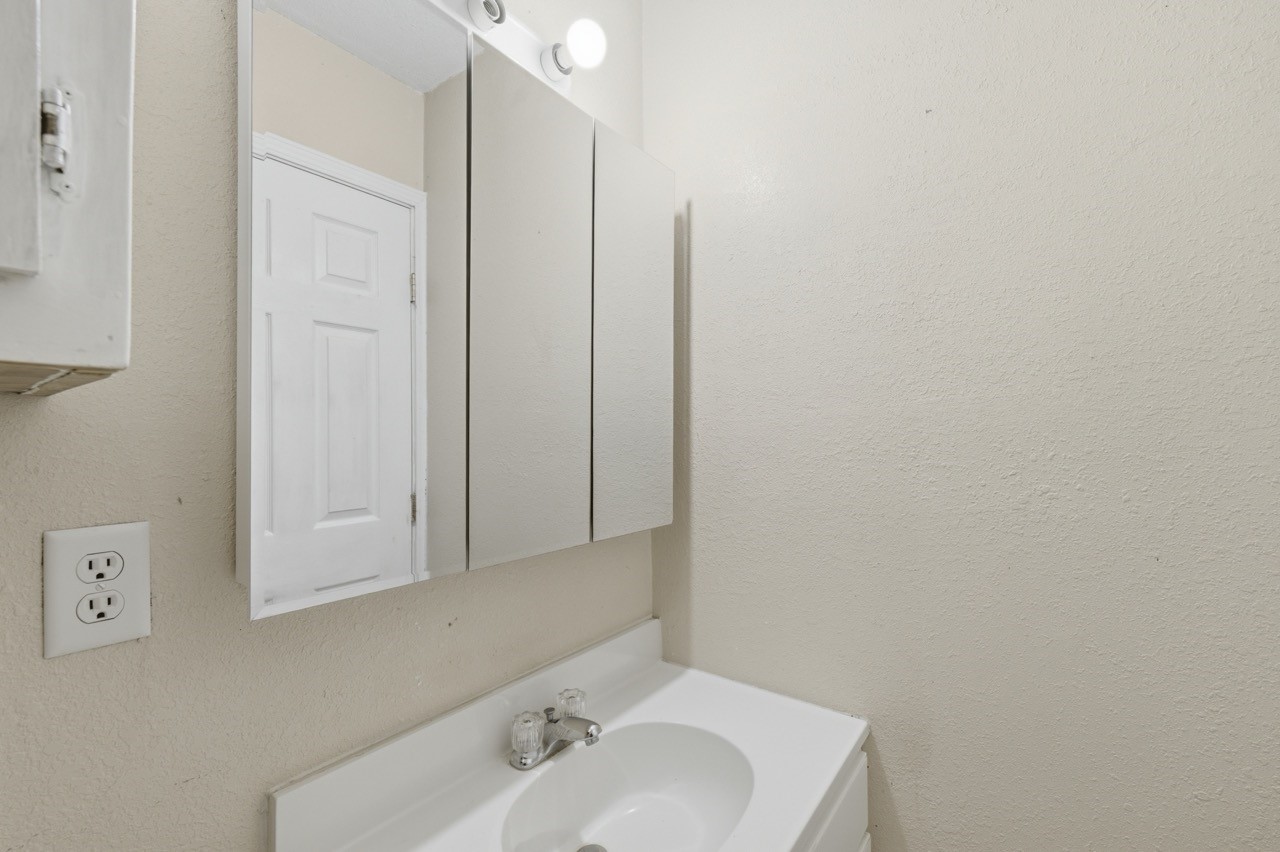 1101 Laredo Street Sinton, TX 78387 - Photo 19 of 26