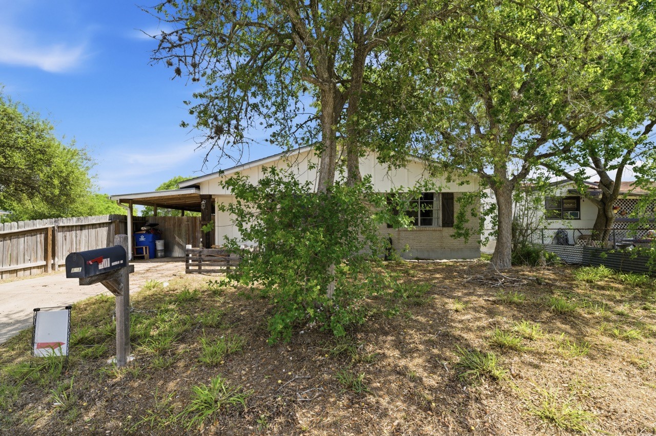 1101 Laredo Street Sinton, TX 78387 - Photo 25 of 26
