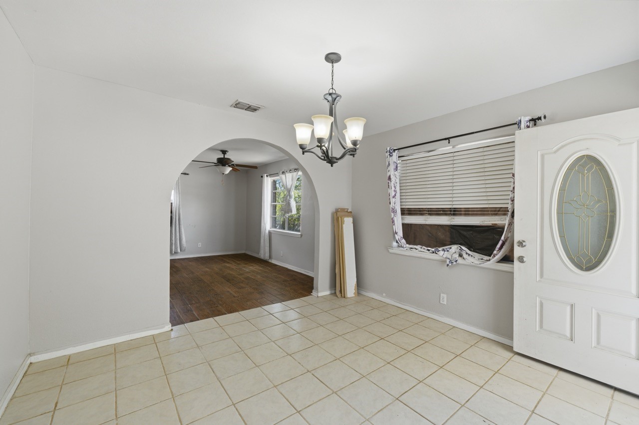 1101 Laredo Street Sinton, TX 78387 - Photo 7 of 26