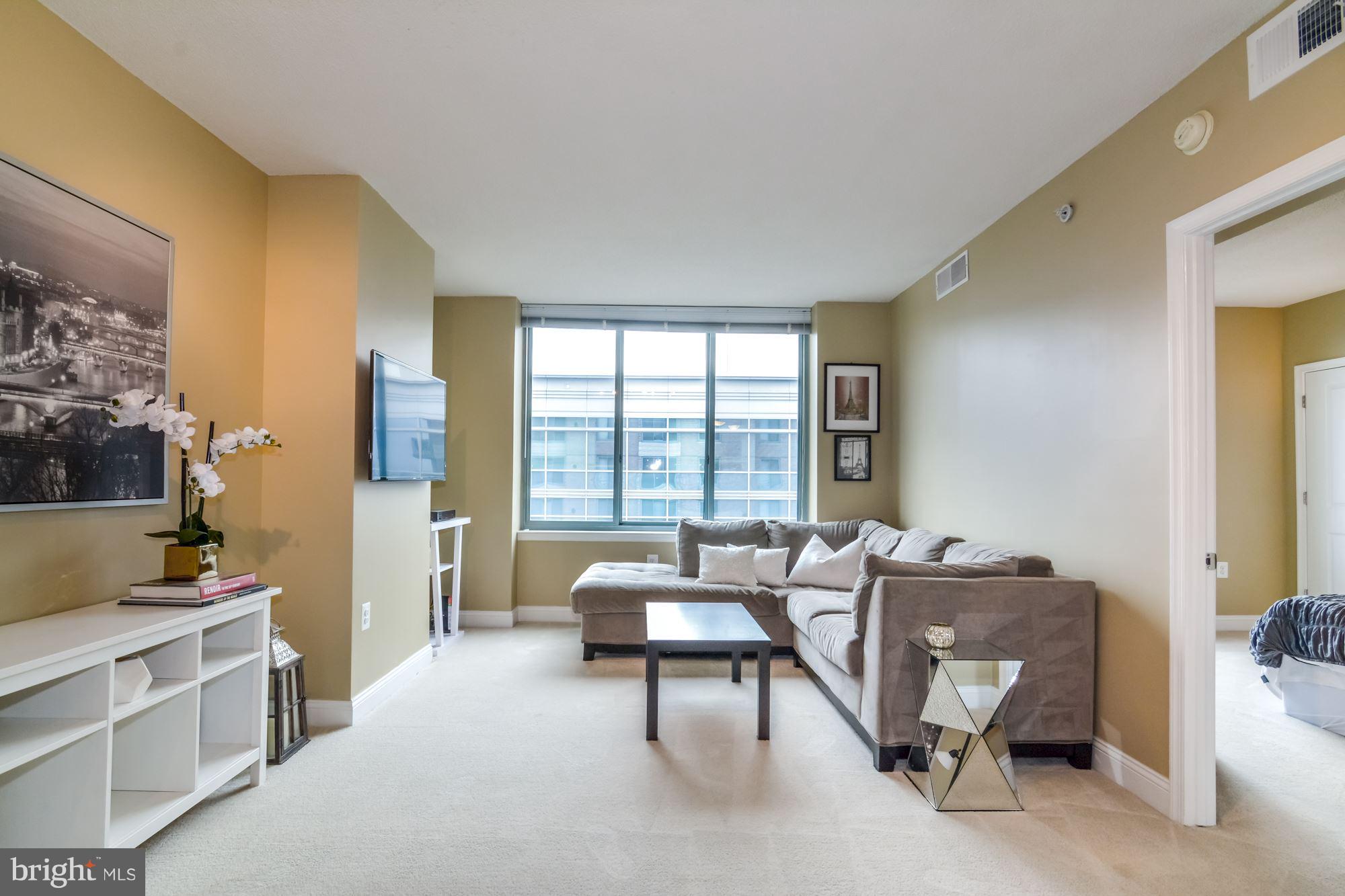 851 North Glebe Road, Unit 1518 Arlington, VA 22203 - Photo 2 of 20 Interior (General)