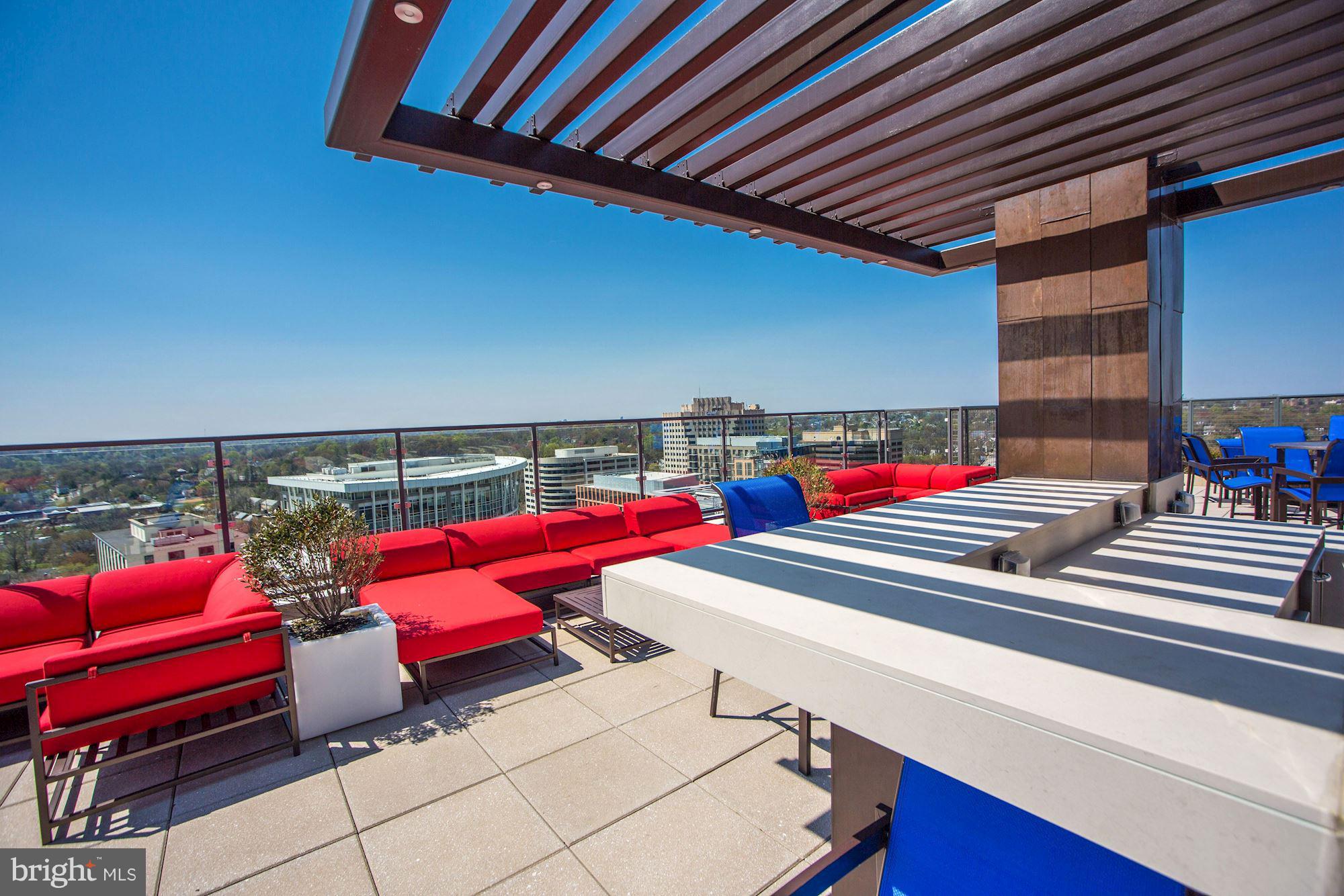 851 North Glebe Road, Unit 1518 Arlington, VA 22203 - Photo 19 of 20 Outdoor kitchen w/ panoramic views!