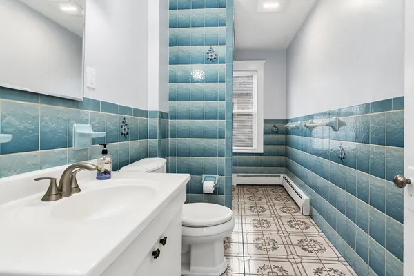 $2,600 | 32-34 Magnolia Street, Unit 2, Lawrence, MA 01841