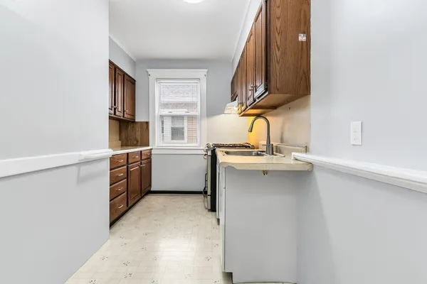 $2,600 | 32-34 Magnolia Street, Unit 2, Lawrence, MA 01841