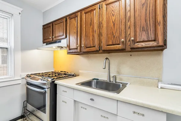 $2,600 | 32-34 Magnolia Street, Unit 2, Lawrence, MA 01841