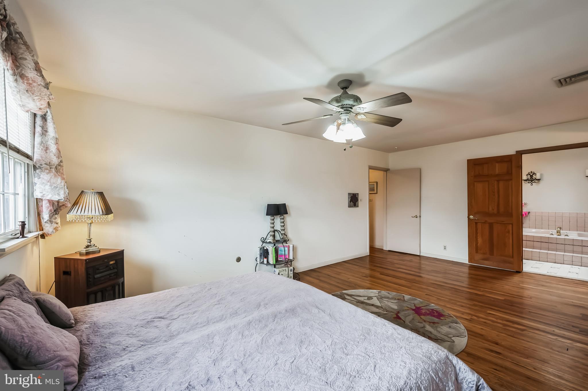 138 Stout Road Ambler, PA 19002 - Photo 20 of 35 Primary Suite