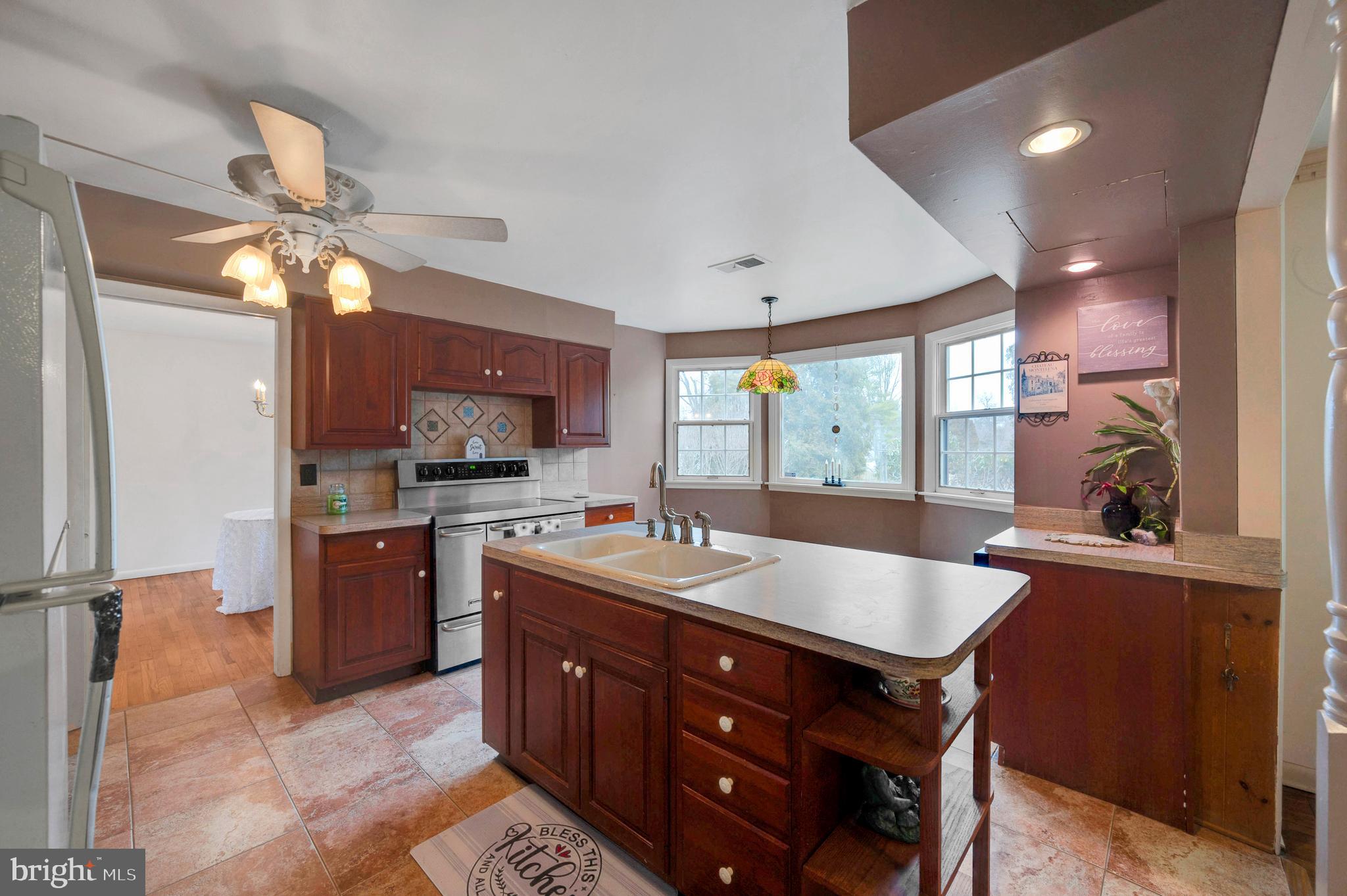 138 Stout Road Ambler, PA 19002 - Photo 10 of 35 Kitchen