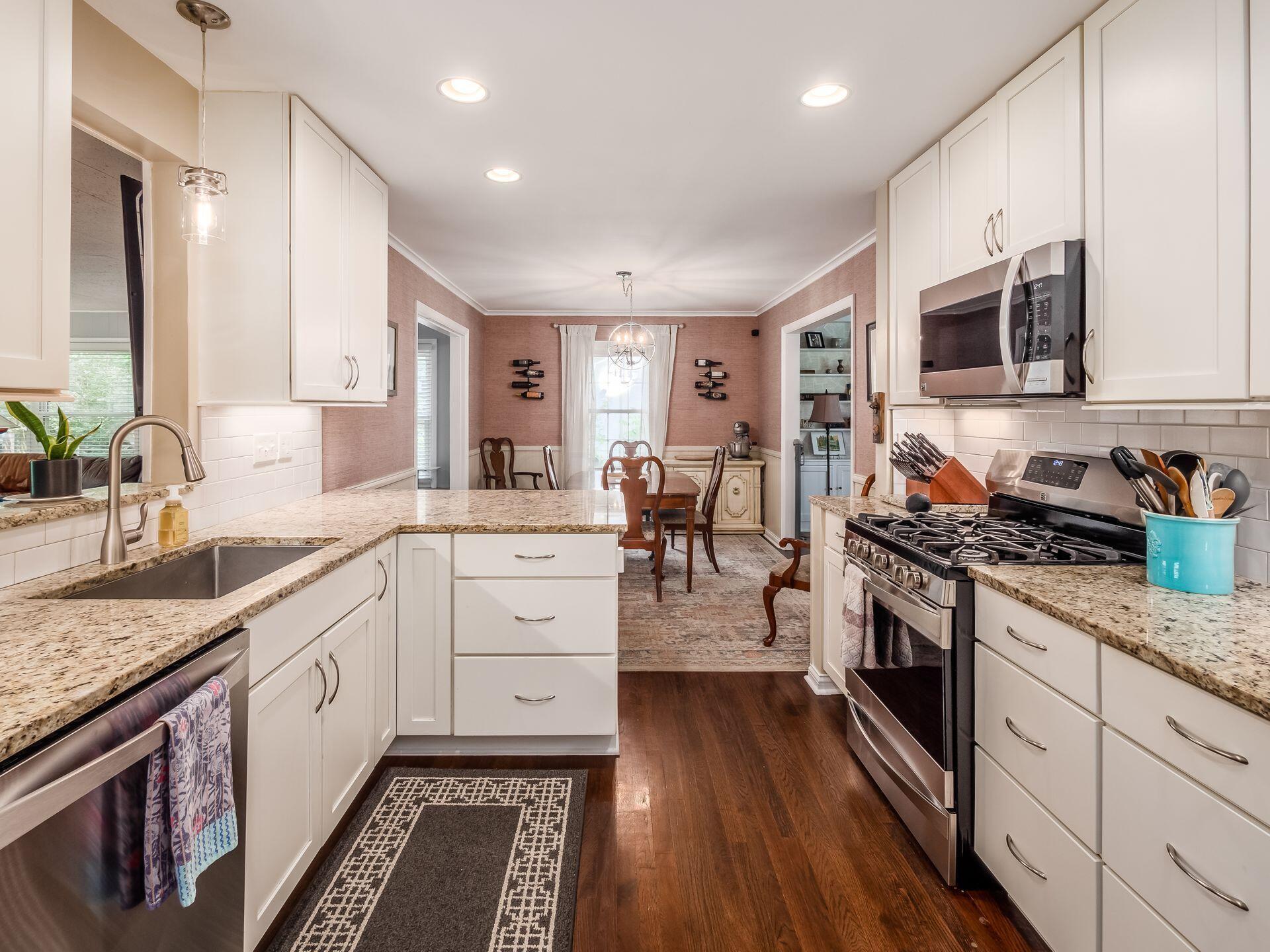 315 South Broadleigh Road Columbus, OH 43209 - Photo 15 of 58 015_ Rd Columbus OH 43209 USA
