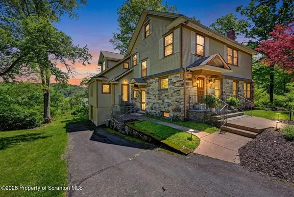 $499,900 | 100 Old Woodland Way, Clarks Summit, PA 18411