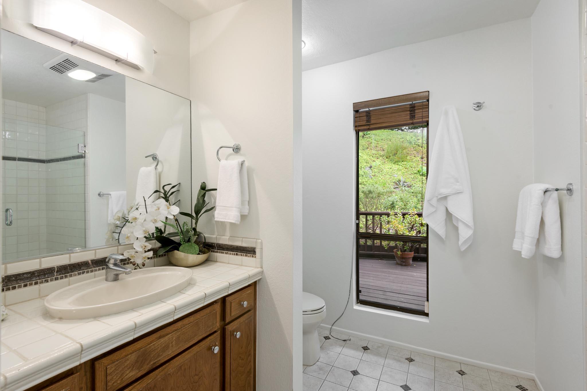 1545 Manitou Road Santa Barbara, CA 93105 - Photo 12 of 26 Primary Bathroom