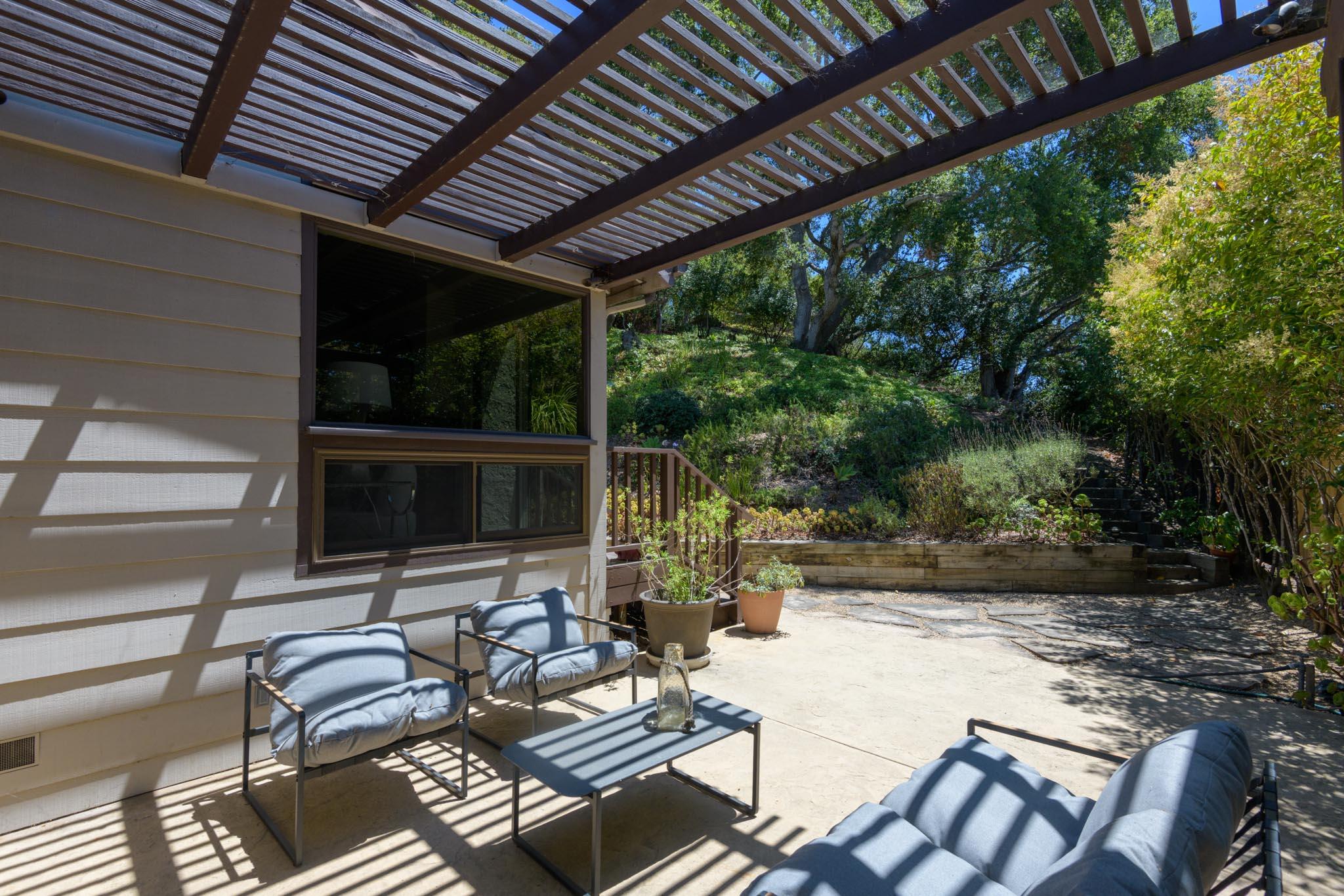 1545 Manitou Road Santa Barbara, CA 93105 - Photo 16 of 26 Back Patio