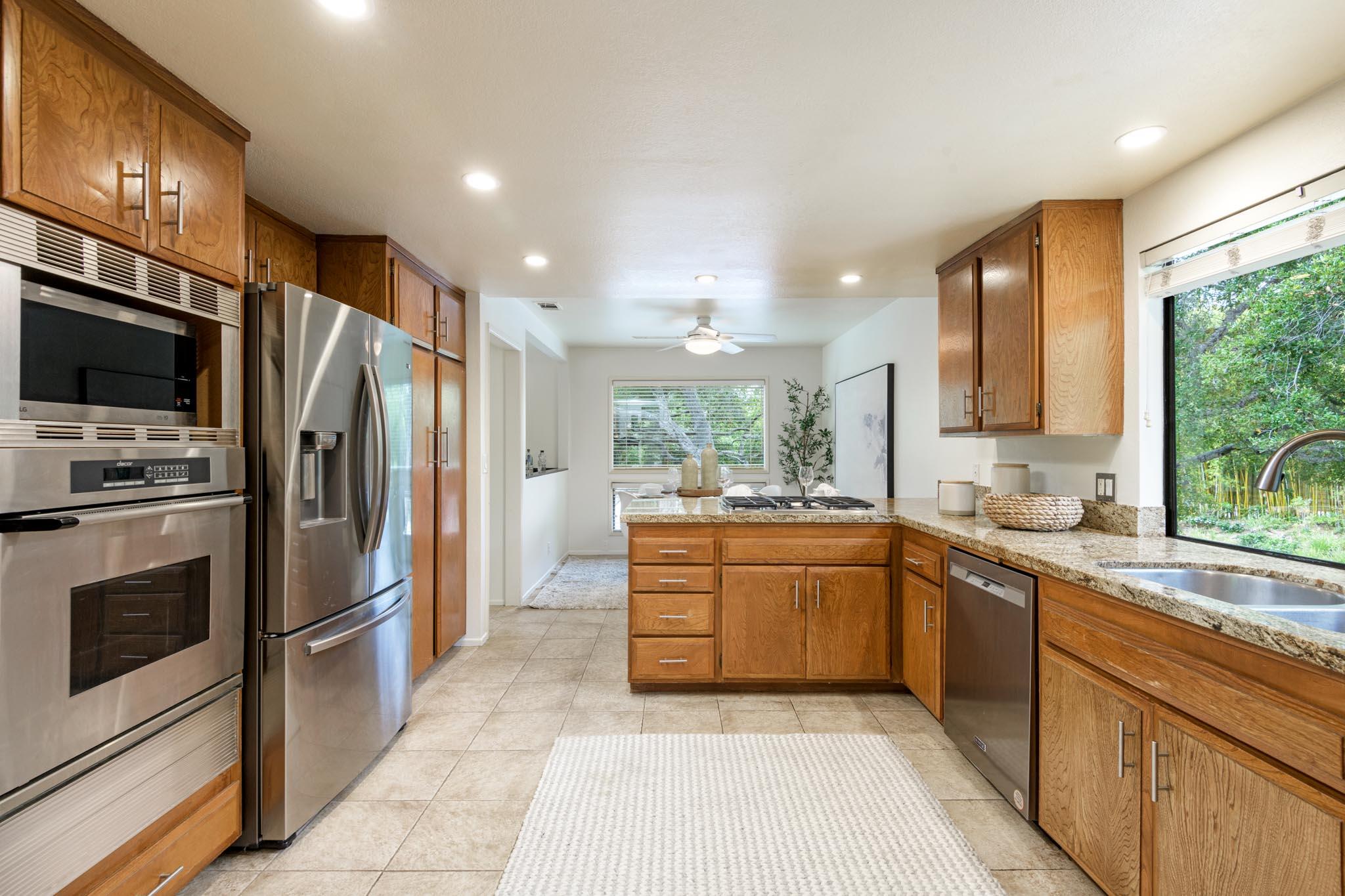 1545 Manitou Road Santa Barbara, CA 93105 - Photo 4 of 26 Kitchen