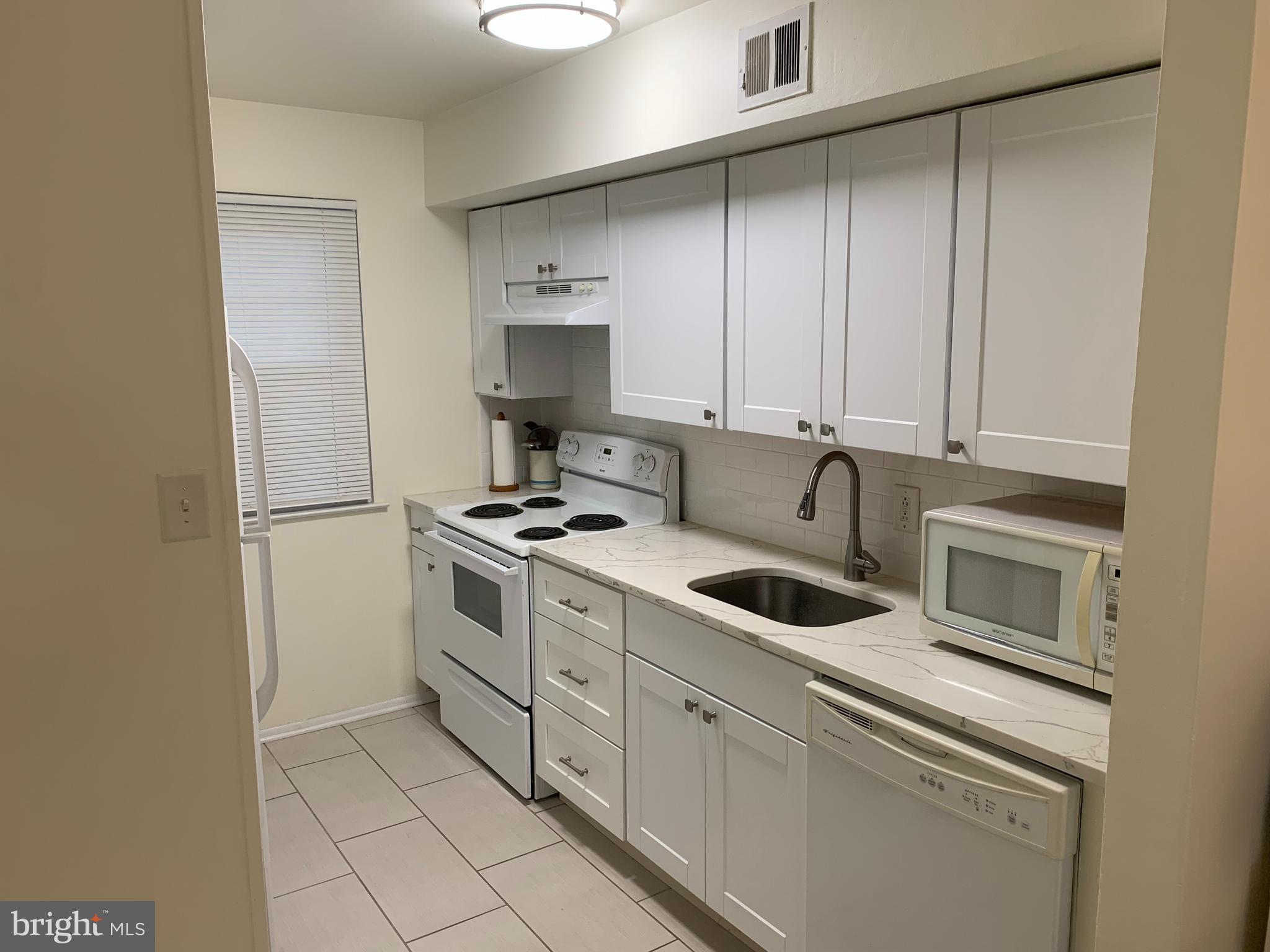 470 Dresher Road, Unit B4 Horsham, PA 19044 - Photo 5 of 30 Gallery Image 5