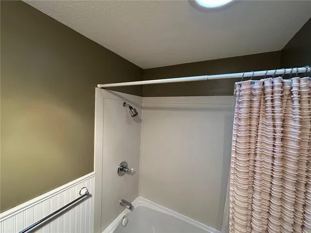 $219,950 | 3700 Randall Drive, Independence, MO 64055