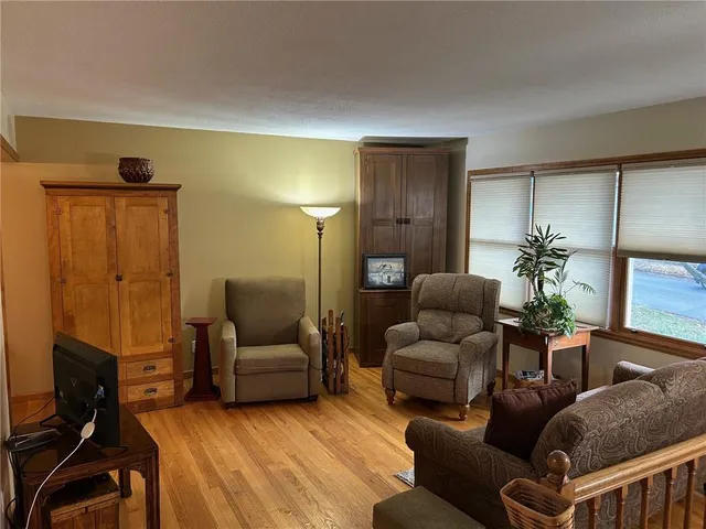 $219,950 | 3700 Randall Drive, Independence, MO 64055