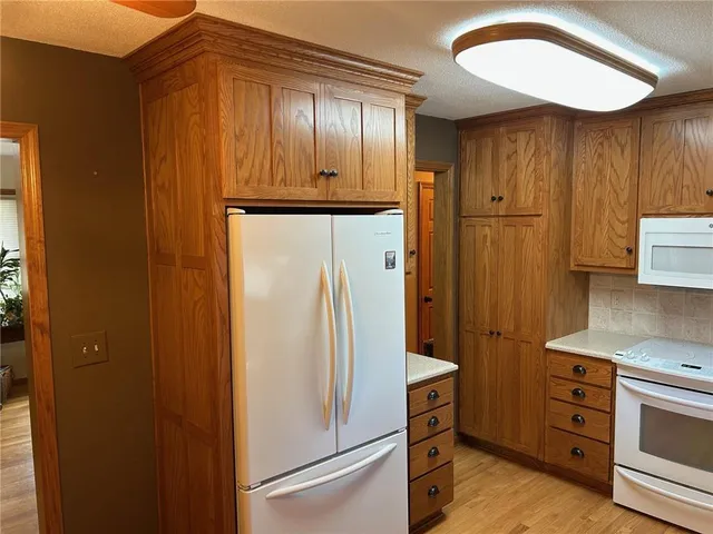 $219,950 | 3700 Randall Drive, Independence, MO 64055