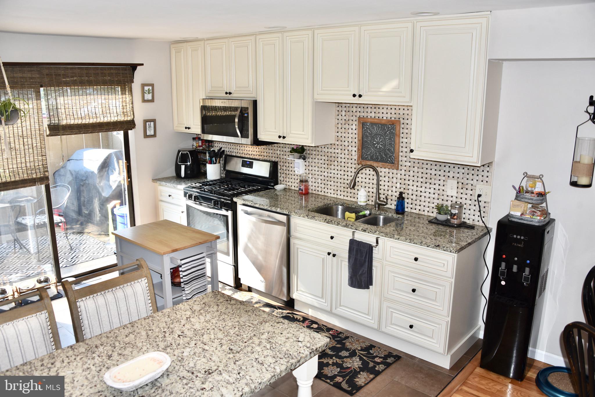 37 Tee Circle Reading, PA 19607 - Photo 11 of 35 Stainless Appliances All Remain