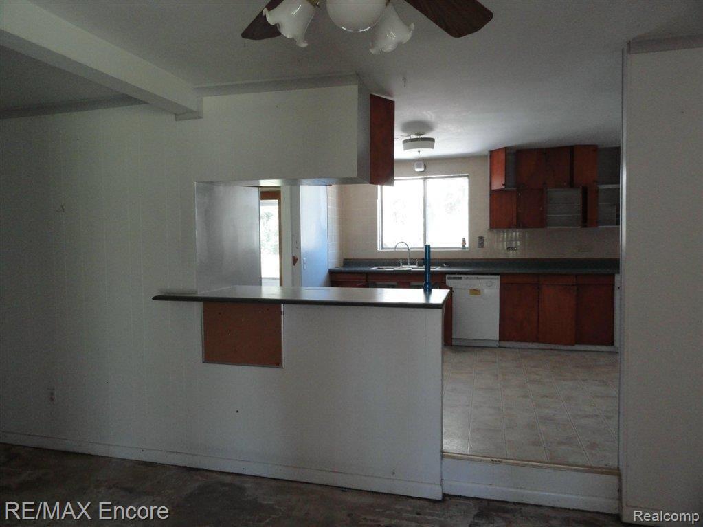 44814 Robson Road Belleville, MI 48111 - Photo 11 of 25 Kitchen v3