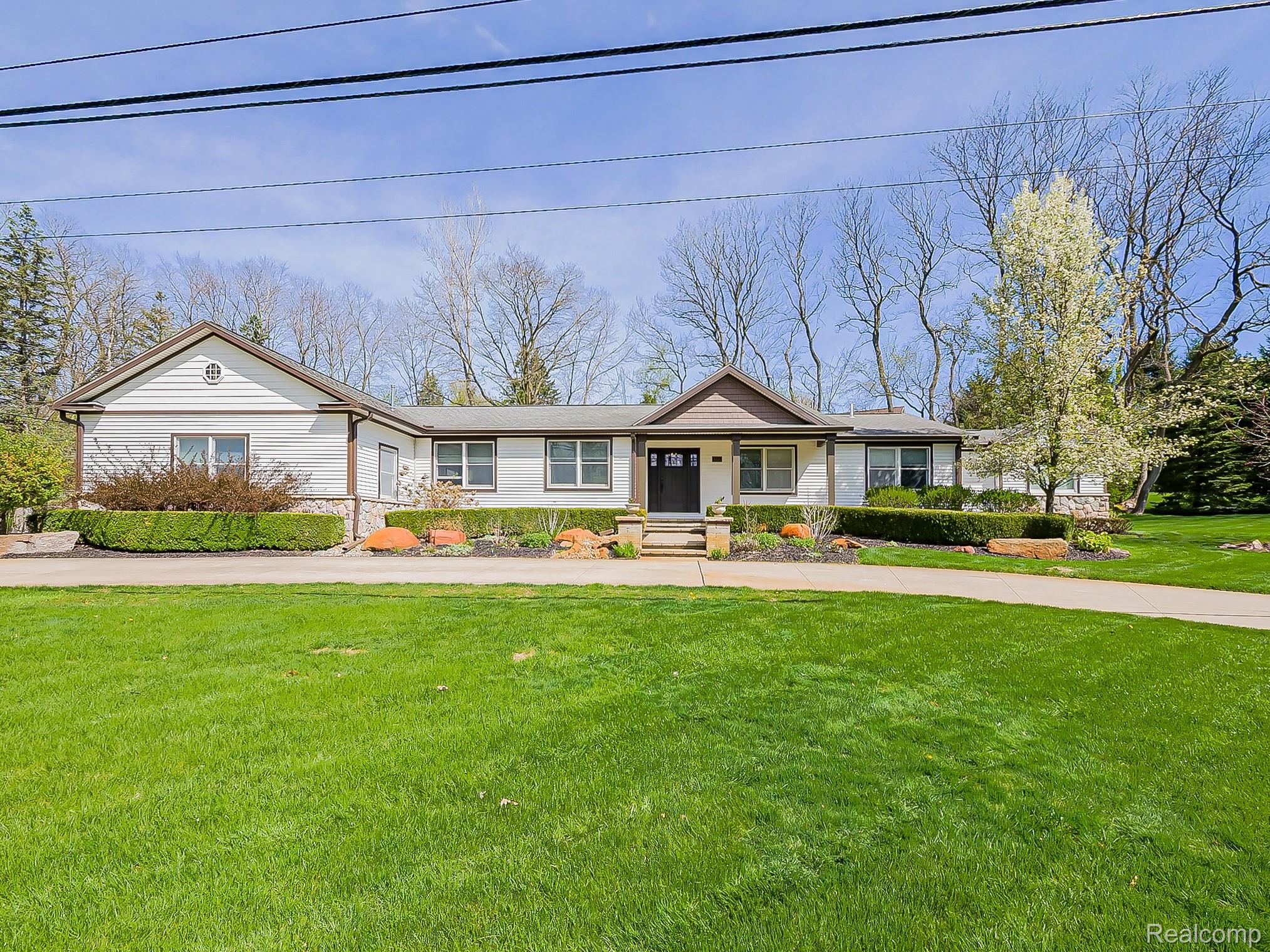 3720 East Clarkston Road Oakland, MI 48363 - Photo 53 of 60 Ranch-style house featuring a front yard