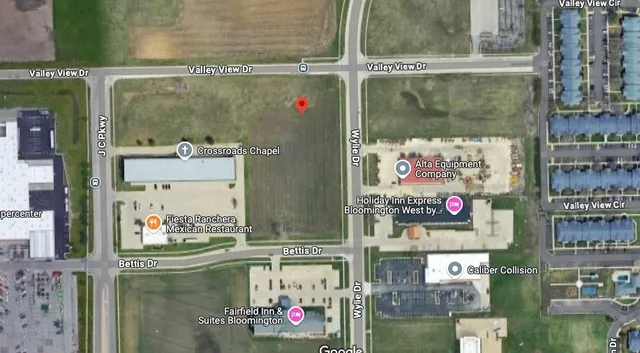 $300,000 | 1044 Wylie Drive, Bloomington, IL 61705