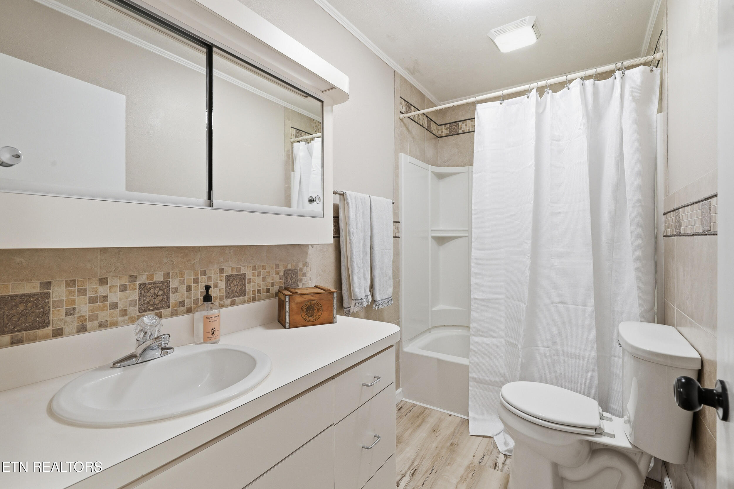 819 Rutledge Pike Blaine, TN 37709 - Photo 22 of 40 37_819_rutledge_pike_0107