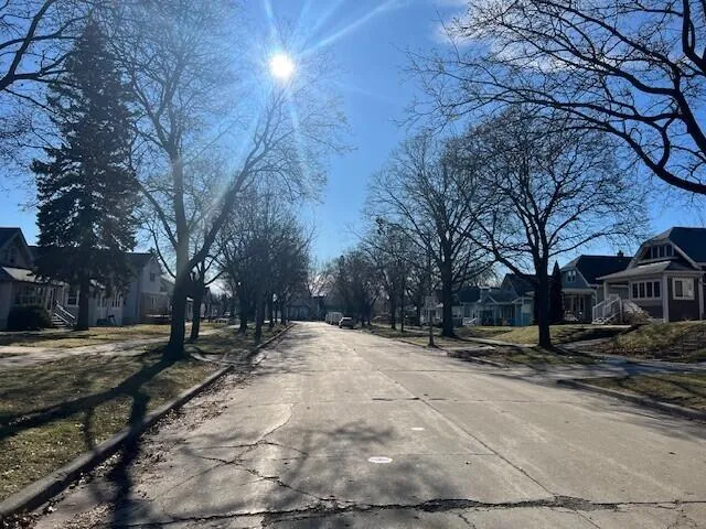 $239,900 | 602 South Oak Park Court, Milwaukee, WI 53214