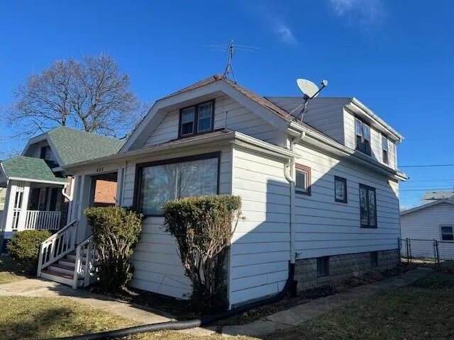 $239,900 | 602 South Oak Park Court, Milwaukee, WI 53214