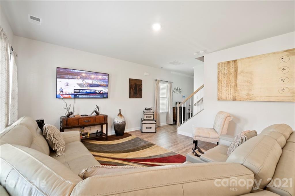 6129 Hailstone Road Charlotte, NC 28215 - Photo 4 of 21 Gallery Image 4
