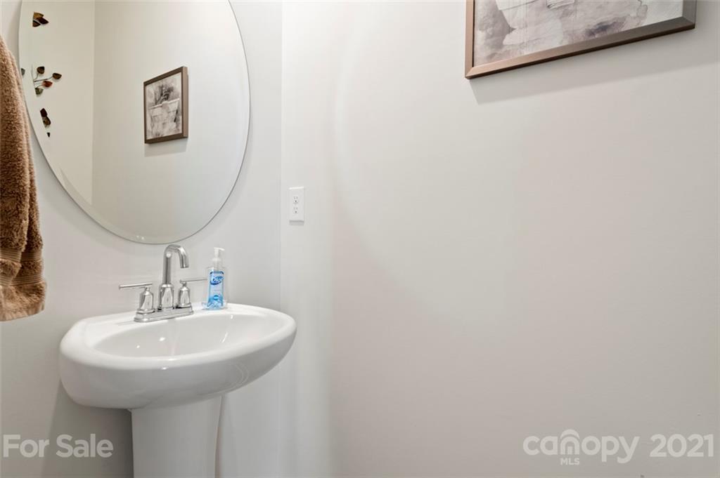 6129 Hailstone Road Charlotte, NC 28215 - Photo 8 of 21 Gallery Image 8