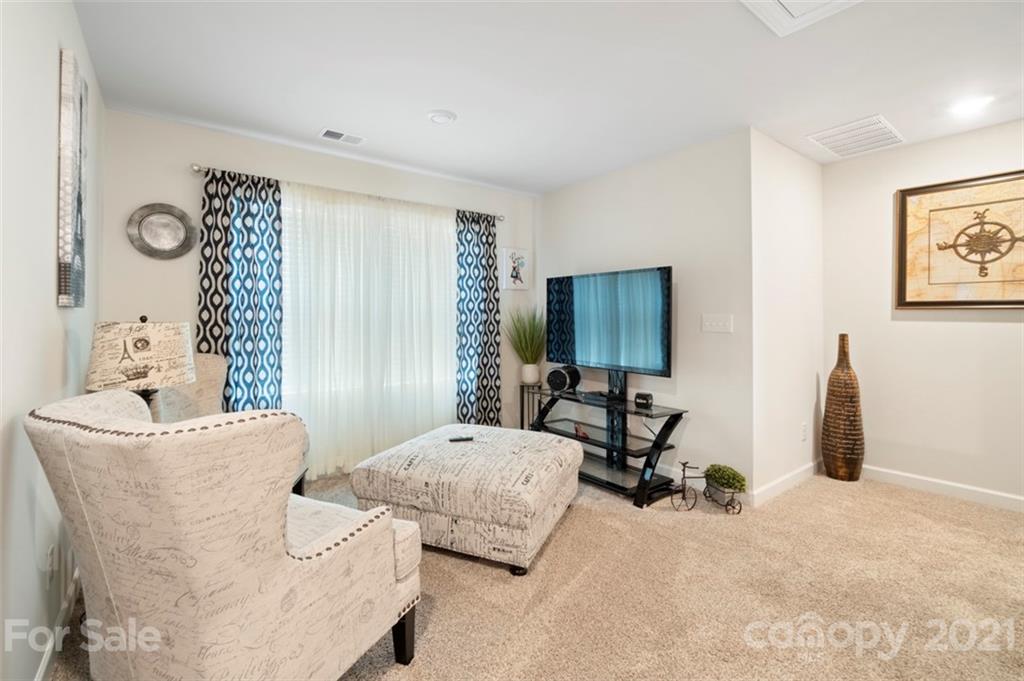 6129 Hailstone Road Charlotte, NC 28215 - Photo 9 of 21 Gallery Image 9