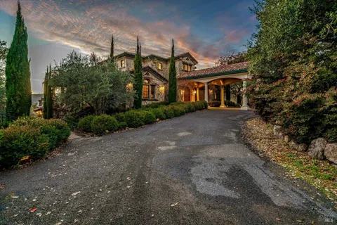 $2,950,000 | 405 London Way, Sonoma, CA 95476