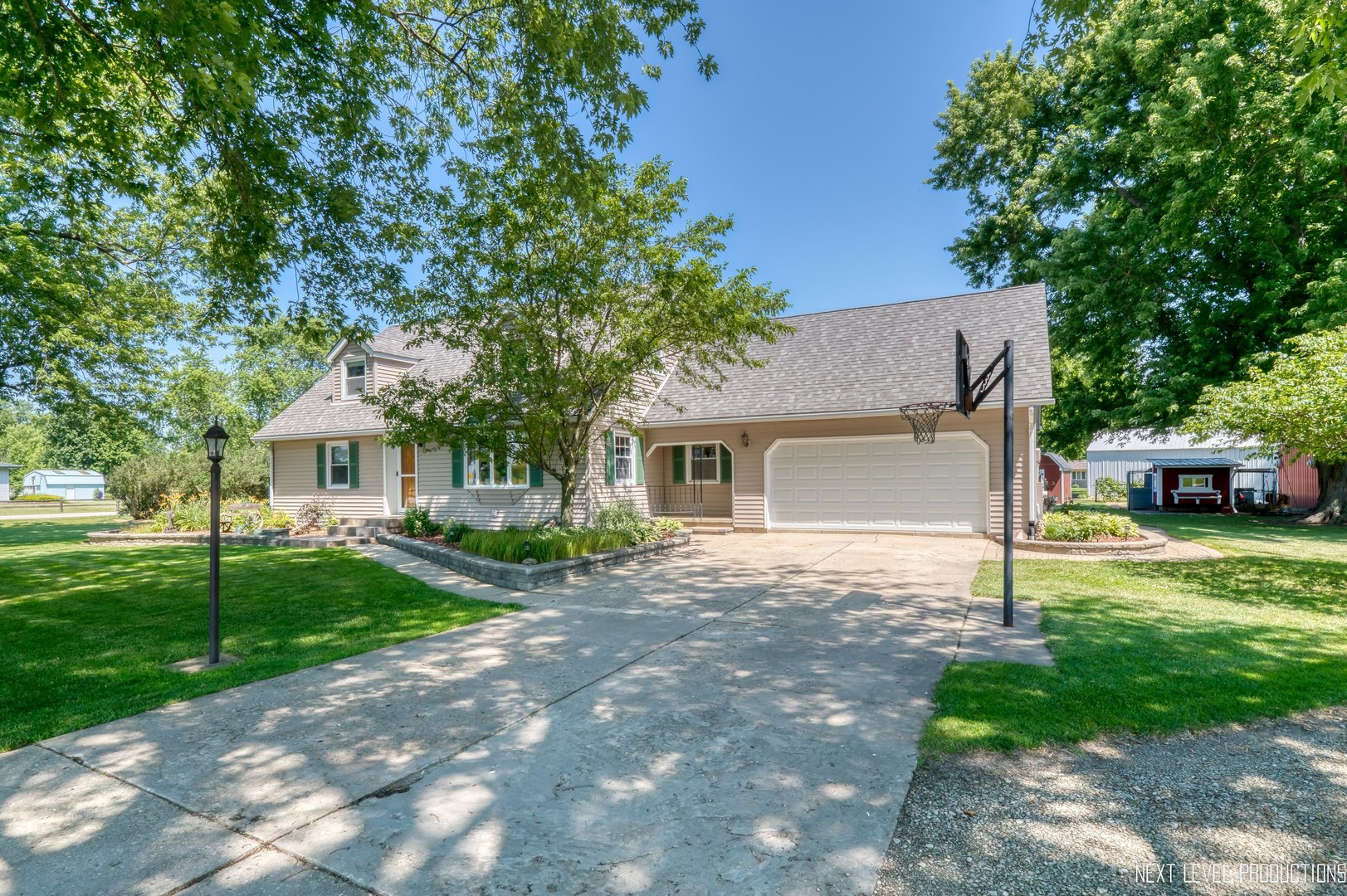 14815 Sears Road Plano, IL 60545 - Photo 3 of 30 a house view with a garden space