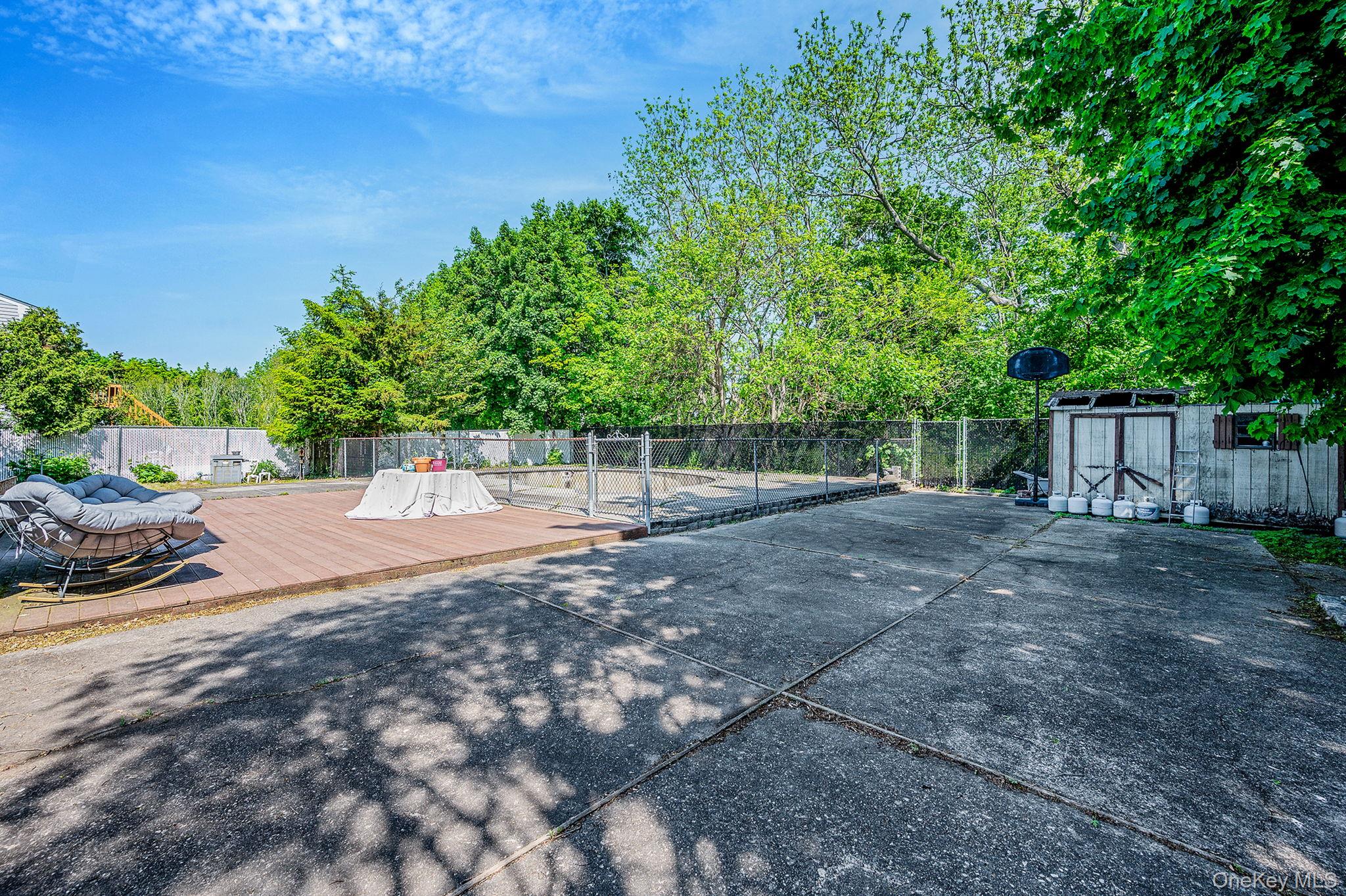 1335 August Road North Babylon, NY 11703 - Photo 5 of 40
