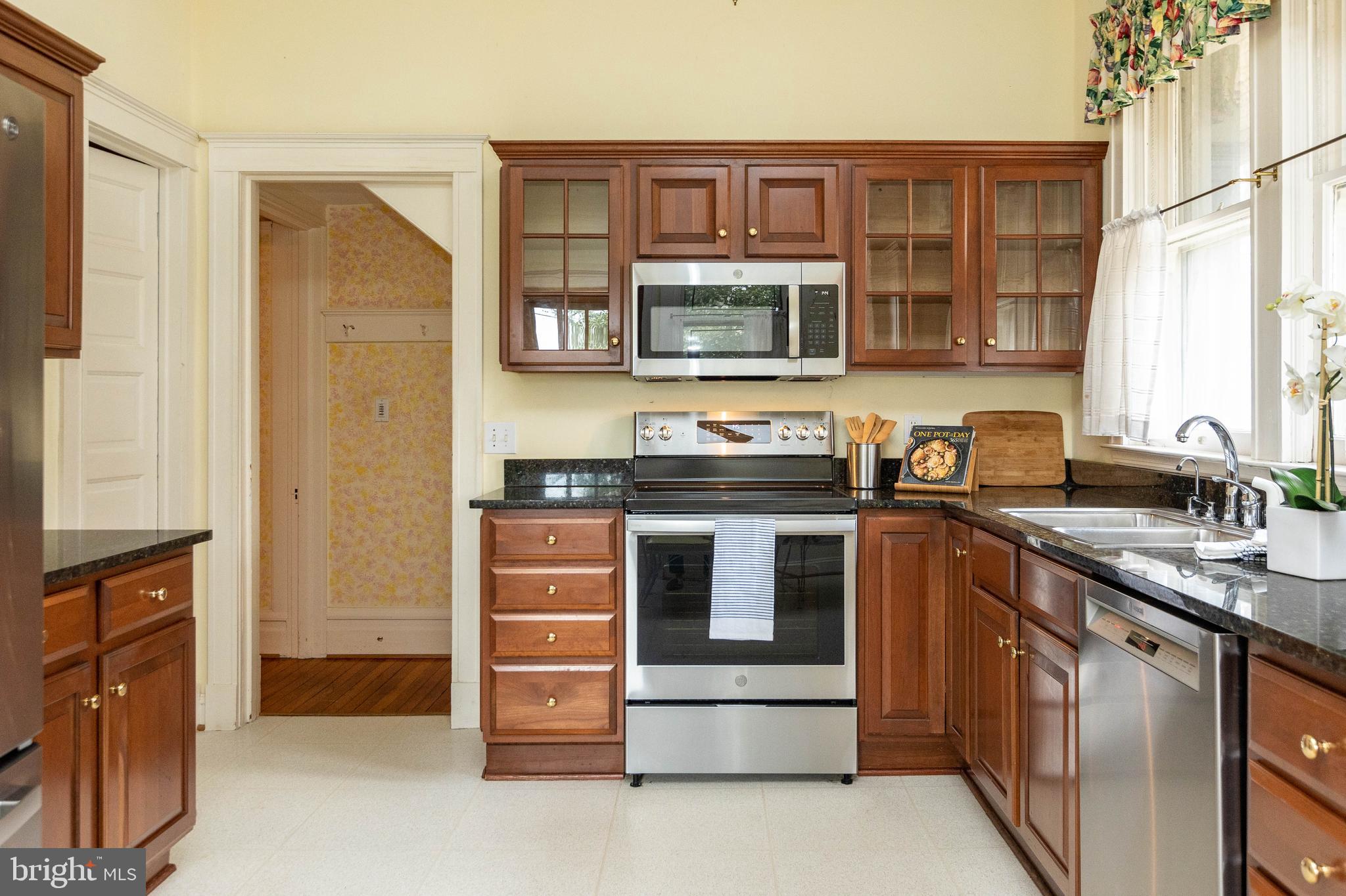 423 Hawthorn Road Baltimore, MD 21210 - Photo 17 of 56 Kitchen