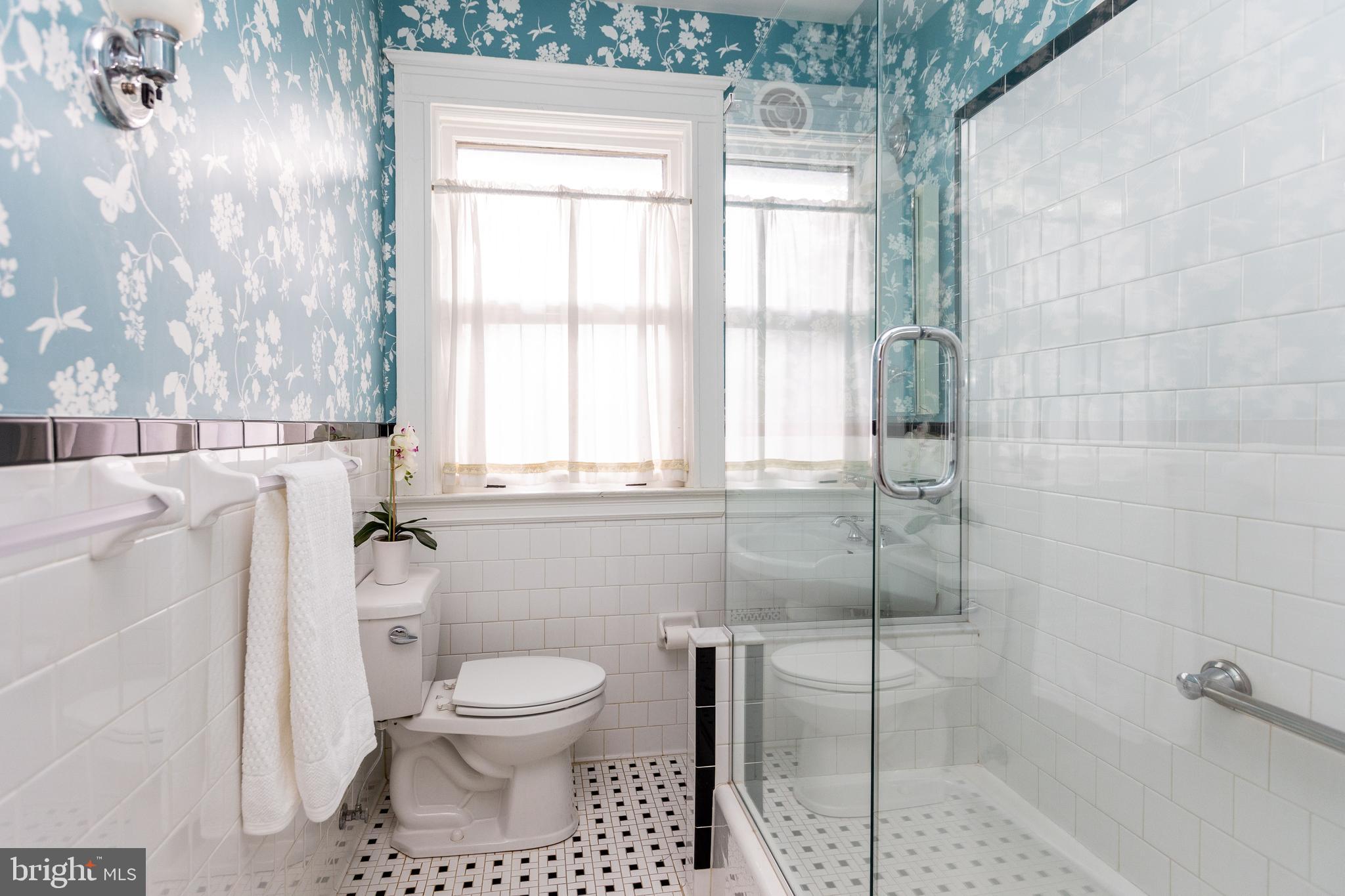 423 Hawthorn Road Baltimore, MD 21210 - Photo 33 of 56 Renovated bathroom