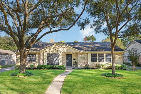 $569,000 | 10614 Lynbrook Drive, Houston, TX 77042