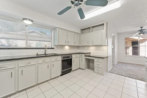 $569,000 | 10614 Lynbrook Drive, Houston, TX 77042