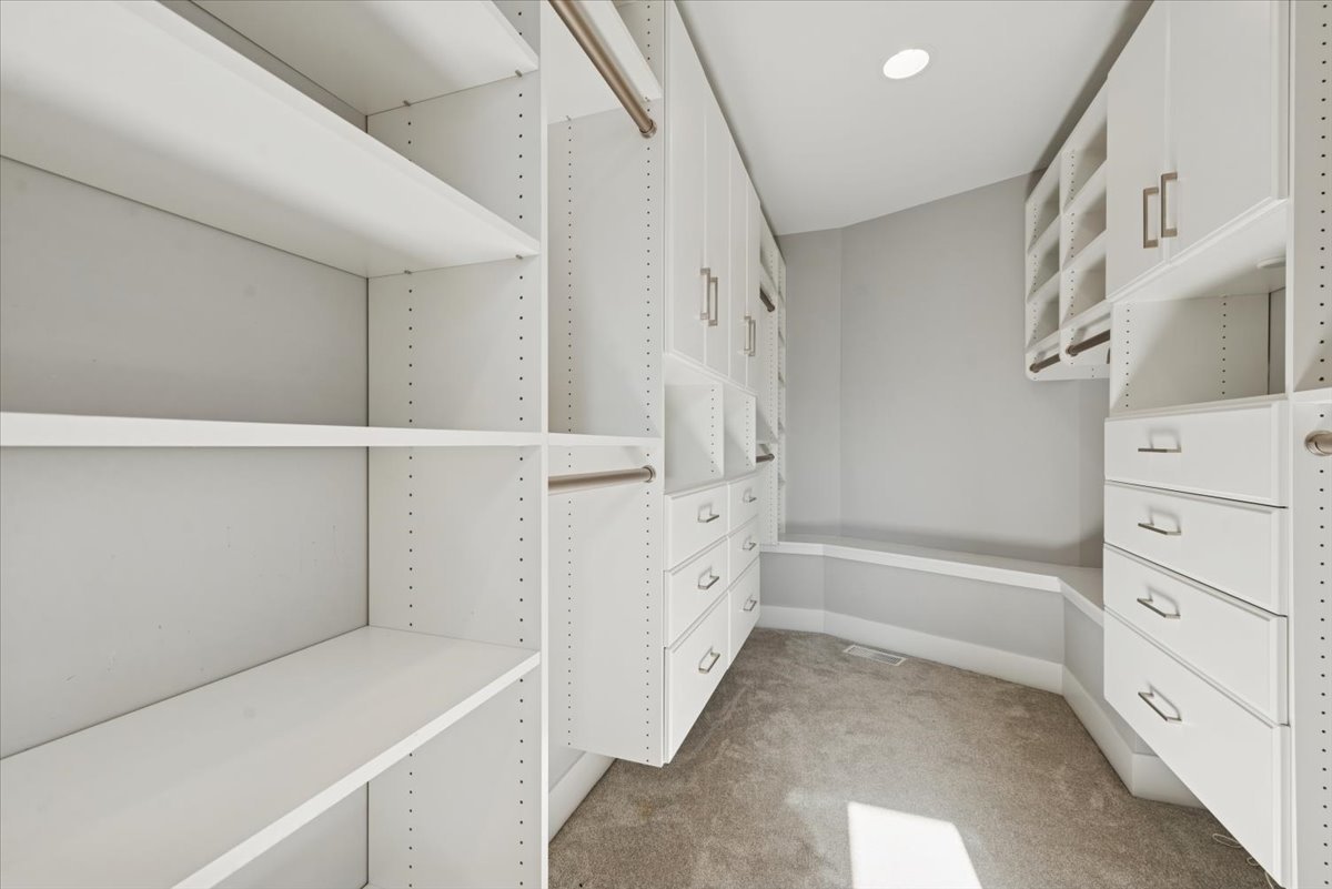 3254 North Rutherford Avenue Chicago, IL 60634 - Photo 19 of 29 a bathroom with a tub sink and mirror