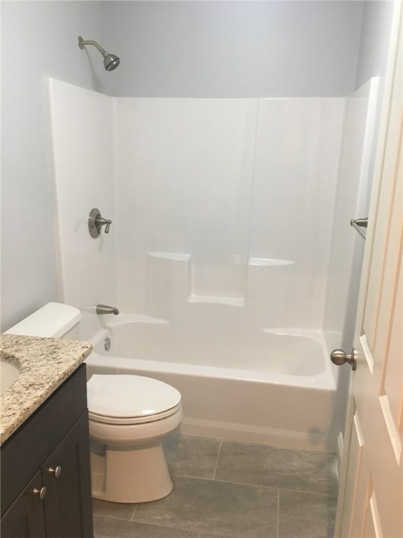 83 Cobble Hill Road Lincoln, RI 02865 - Photo 12 of 17 2nd Bathroom with Tub & Shower