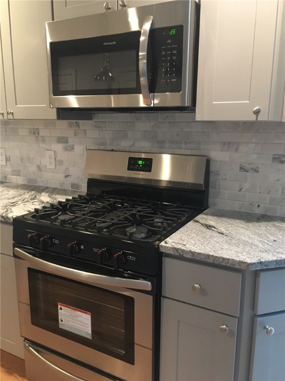 83 Cobble Hill Road Lincoln, RI 02865 - Photo 6 of 17 New Stainless-Steel Appliances
