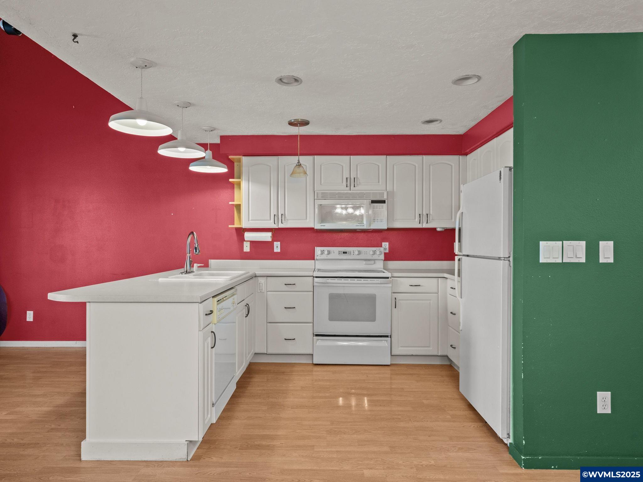 3844 Auburn Road Northeast Salem, OR 97301 - Photo 7 of 35 Gallery Image 7