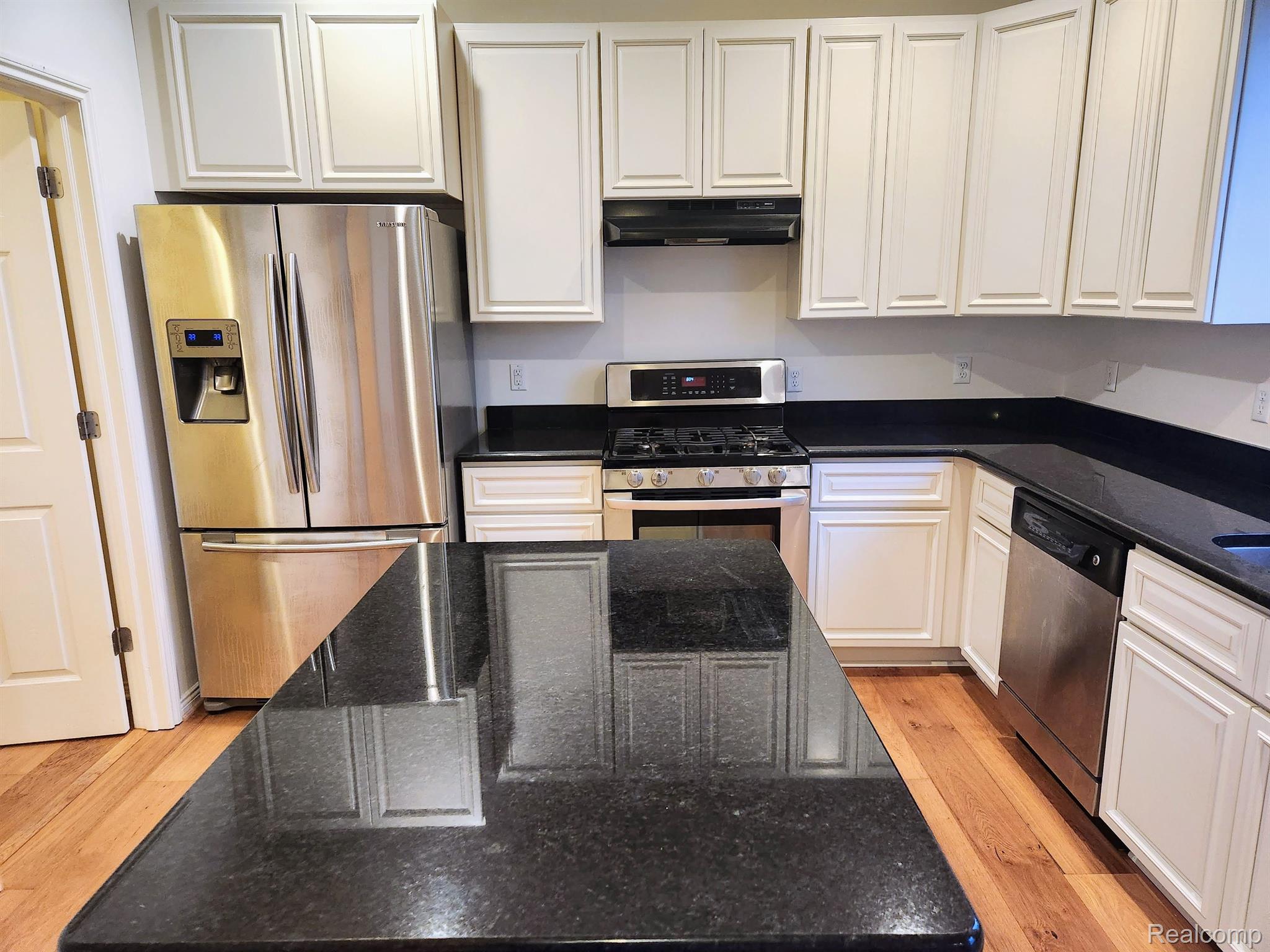 3057 Fantail Court Rochester, MI 48309 - Photo 15 of 30 Gallery Image 15