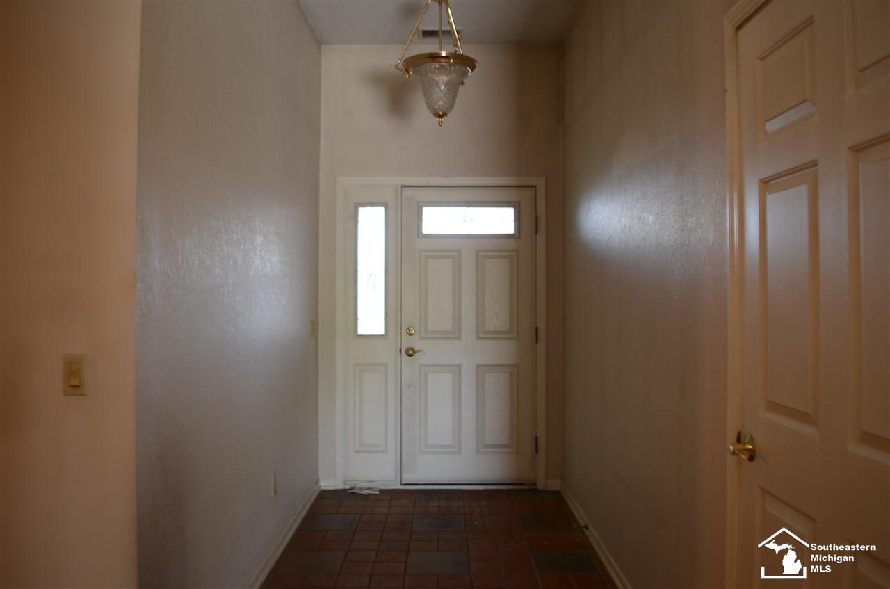 2365 East Sterns Road Erie, MI 48133 - Photo 9 of 17 31393346-8.JPG